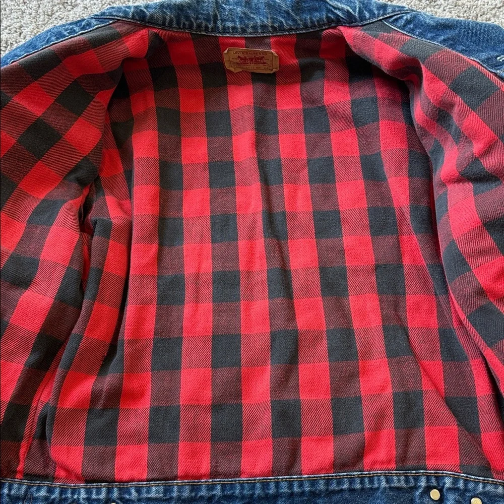 Levi's Blue Denim Jacket with Red Lining - Picture 3 of 6